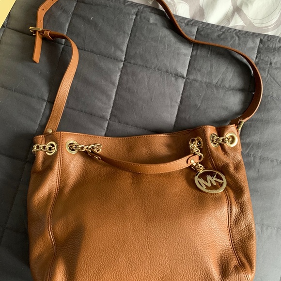 Michael Kors Jet Set Leather Tote - Picture 2 of 3